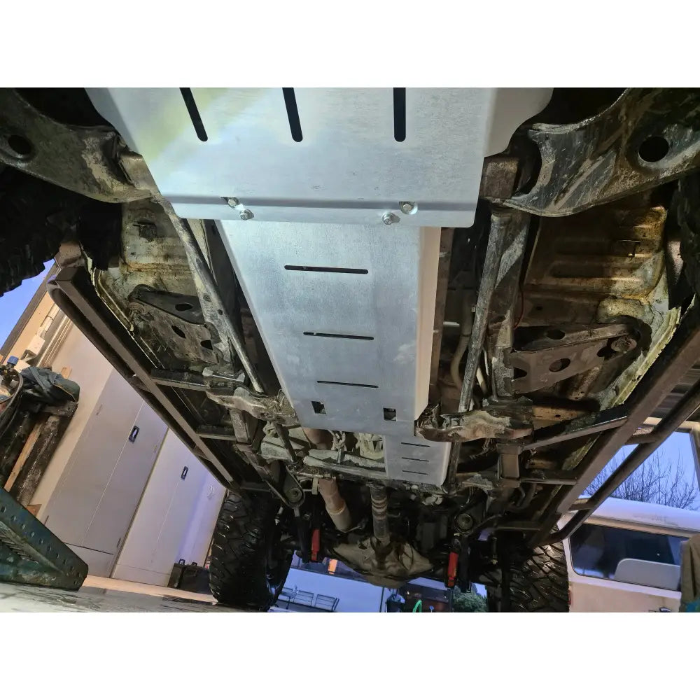 Mitsubishi Pajero Gen 2 Bash Plates